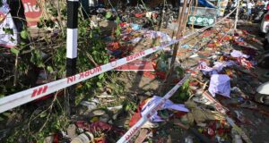 Kasus penyerbuan Karur: Mahkamah Agung setuju untuk mendengarkan permohonan DMK untuk melarang pimpinan TVK ‘mempengaruhi’ saksi material
| beritakitanih Kasus penyerbuan Karur: Mahkamah Agung setuju untuk mendengarkan permohonan DMK untuk melarang pimpinan TVK 'mempengaruhi' saksi material
| beritakitanih