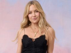 Kate Hudson Mengenakan Bikini Hitam Saat Liburan Keluarga di Yunani
| beritakitanih Kate Hudson Mengenakan Bikini Hitam Saat Liburan Keluarga di Yunani
| beritakitanih