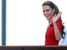 Kate Middleton Tampil Berbaju Merah di Wimbledon Setelah Pesan Candid Kanker
| beritakitanih Kate Middleton Tampil Berbaju Merah di Wimbledon Setelah Pesan Candid Kanker
| beritakitanih