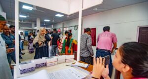 Kebanyakan orang yang membutuhkan kacamata tidak memilikinya. Bisakah kantor pos mengubahnya?
| beritakitanih Kebanyakan orang yang membutuhkan kacamata tidak memilikinya. Bisakah kantor pos mengubahnya?
| beritakitanih