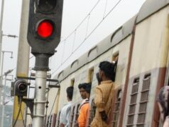 Kecelakaan besar dapat dihindari setelah sinyal yang salah membuat kereta terlalu dekat di jalur yang sama
| beritakitanih Kecelakaan besar dapat dihindari setelah sinyal yang salah membuat kereta terlalu dekat di jalur yang sama
| beritakitanih