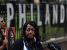 Keluarga Philando Castile berduka dan membangun warisannya
| beritakitanih Keluarga Philando Castile berduka dan membangun warisannya
| beritakitanih