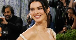 Kendall Jenner Menggunakan Krim Leher dan Rahang Ini Pasca Latihan
| beritakitanih Kendall Jenner Menggunakan Krim Leher dan Rahang Ini Pasca Latihan
| beritakitanih