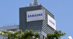 Keuntungan satu tahun divisi chip Samsung mengalahkan keuntungan 40 tahun terakhir, jika digabungkan, karena peningkatan harga memori dan penyimpanan — Samsung melampaui Nvidia sebagai perusahaan paling menguntungkan di dunia, mencatatkan peningkatan laba triwulanan sebesar 19x
| beritakitanih Keuntungan satu tahun divisi chip Samsung mengalahkan keuntungan 40 tahun terakhir, jika digabungkan, karena peningkatan harga memori dan penyimpanan — Samsung melampaui Nvidia sebagai perusahaan paling menguntungkan di dunia, mencatatkan peningkatan laba triwulanan sebesar 19x
| beritakitanih