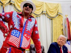 Kid Rock Berteman dengan Trump: Ini adalah ‘Kursi Barisan Depan Pertunjukan Sial Terbesar di Dunia’
| beritakitanih Kid Rock Berteman dengan Trump: Ini adalah 'Kursi Barisan Depan Pertunjukan Sial Terbesar di Dunia'
| beritakitanih