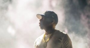 Konser Jay-Z Ditunda oleh Gatecrashers yang ‘Menyerbu Pemegang Tiket’
| beritakitanih Konser Jay-Z Ditunda oleh Gatecrashers yang 'Menyerbu Pemegang Tiket'
| beritakitanih
