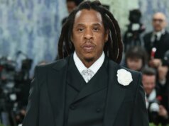 Konser Yankee Stadium Ketiga Jay-Z Diganggu Penundaan Berjam-jam Setelah Pelanggaran Keamanan
| beritakitanih Konser Yankee Stadium Ketiga Jay-Z Diganggu Penundaan Berjam-jam Setelah Pelanggaran Keamanan
| beritakitanih