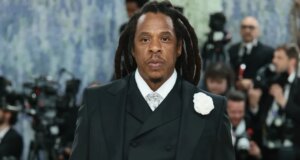 Konser Yankee Stadium Ketiga Jay-Z Diganggu Penundaan Berjam-jam Setelah Pelanggaran Keamanan
| beritakitanih Konser Yankee Stadium Ketiga Jay-Z Diganggu Penundaan Berjam-jam Setelah Pelanggaran Keamanan
| beritakitanih
