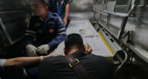 Korban tewas akibat kebakaran bar musik di Bangkok meningkat menjadi 30 orang, puluhan lainnya masih dirawat di rumah sakit
| beritakitanih Korban tewas akibat kebakaran bar musik di Bangkok meningkat menjadi 30 orang, puluhan lainnya masih dirawat di rumah sakit
| beritakitanih