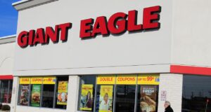 Kroger akan membeli pedagang grosir regional Giant Eagle dengan kesepakatan $1,65 miliar
| beritakitanih Kroger akan membeli pedagang grosir regional Giant Eagle dengan kesepakatan $1,65 miliar
| beritakitanih