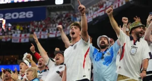 ‘Lagu sepak bola yang sempurna’: Mengapa penggemar Inggris (seperti Beckham) dan pemain menyukai Wonderwall
| beritakitanih 'Lagu sepak bola yang sempurna': Mengapa penggemar Inggris (seperti Beckham) dan pemain menyukai Wonderwall
| beritakitanih