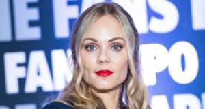 Laura Vandervoort dari Smallville Berbagi Keguguran yang “Membuat Trauma”.
| beritakitanih Laura Vandervoort dari Smallville Berbagi Keguguran yang “Membuat Trauma”.
| beritakitanih