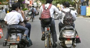 Lebih dari 10.000 pengendara didenda karena pelanggaran lalu lintas di Puducherry
| beritakitanih Lebih dari 10.000 pengendara didenda karena pelanggaran lalu lintas di Puducherry
| beritakitanih