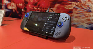 Lenovo baru saja memberikan bocoran tentang perangkat genggam gaming baru, dan ia memiliki sentuhan yang familiar
| beritakitanih Lenovo baru saja memberikan bocoran tentang perangkat genggam gaming baru, dan ia memiliki sentuhan yang familiar
| beritakitanih