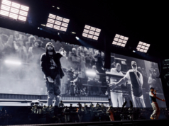 Lihat Jay-Z Membawa Eminem, Pharrell Williams di Yankee Stadium Malam Kedua
| beritakitanih Lihat Jay-Z Membawa Eminem, Pharrell Williams di Yankee Stadium Malam Kedua
| beritakitanih