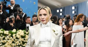 Madonna dan Putri Lola Leon Diskusikan Kolaborasi ‘Confessions II’ ‘The Test’: ‘Momen yang Sangat Ajaib’
| beritakitanih Madonna dan Putri Lola Leon Diskusikan Kolaborasi 'Confessions II' 'The Test': 'Momen yang Sangat Ajaib'
| beritakitanih