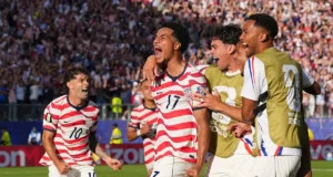 Malik Tillman yang bersuara lembut menyampaikan pernyataan keras dengan gol kaus kaki berdarahnya di Piala Dunia
| beritakitanih Malik Tillman yang bersuara lembut menyampaikan pernyataan keras dengan gol kaus kaki berdarahnya di Piala Dunia
| beritakitanih