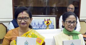 Mamata Banerjee menghadapi guncangan baru ketika ketua TMC Bengal Chandrima Bhattacharya mengundurkan diri
| beritakitanih Mamata Banerjee menghadapi guncangan baru ketika ketua TMC Bengal Chandrima Bhattacharya mengundurkan diri
| beritakitanih