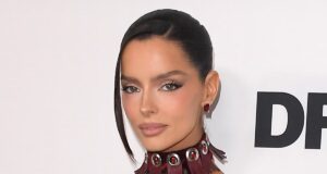 Maura Higgins Debutkan Transformasi Rambut Pixie Cut yang Dramatis
| beritakitanih Maura Higgins Debutkan Transformasi Rambut Pixie Cut yang Dramatis
| beritakitanih