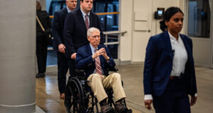 McConnell Telah Dirawat di Rumah Sakit selama 3 Minggu, dan Para Pembantunya Tidak Mengatakan Alasannya
| beritakitanih McConnell Telah Dirawat di Rumah Sakit selama 3 Minggu, dan Para Pembantunya Tidak Mengatakan Alasannya
| beritakitanih