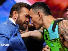 McGregor merobek kacamata Holloway dengan tatap muka yang intens
| beritakitanih McGregor merobek kacamata Holloway dengan tatap muka yang intens
| beritakitanih
