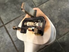Mengapa membiarkan kabel ekstensi terpasang secara permanen lebih berisiko daripada yang Anda sadari
| beritakitanih Mengapa membiarkan kabel ekstensi terpasang secara permanen lebih berisiko daripada yang Anda sadari
| beritakitanih