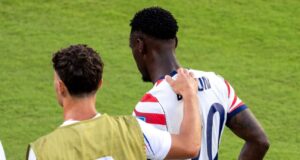 Mengapa pembalikan Balogun oleh FIFA merupakan keputusan yang tidak nyaman…
| beritakitanih Mengapa pembalikan Balogun oleh FIFA merupakan keputusan yang tidak nyaman...
| beritakitanih