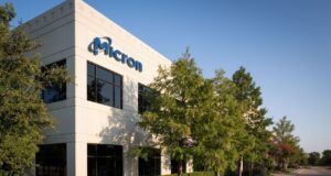 Micron memberikan $500 juta ke pabrik wafer GlobalWafers di Texas untuk meningkatkan pengeluaran AS menjadi $250 miliar — pembuat memori bertujuan untuk memproduksi 40% DRAM di AS pada tahun 2035
| beritakitanih Micron memberikan $500 juta ke pabrik wafer GlobalWafers di Texas untuk meningkatkan pengeluaran AS menjadi $250 miliar — pembuat memori bertujuan untuk memproduksi 40% DRAM di AS pada tahun 2035
| beritakitanih