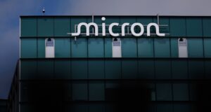 Micron meningkatkan pengeluaran AS menjadi $250 miliar — perusahaan mengambil posisi $500 juta di satu-satunya pabrik wafer 300 mm di Amerika
| beritakitanih Micron meningkatkan pengeluaran AS menjadi $250 miliar — perusahaan mengambil posisi $500 juta di satu-satunya pabrik wafer 300 mm di Amerika
| beritakitanih