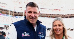 Mike Vrabel dan Istri Jen Menghadiri Pernikahan Bersama Taylor Swift, Travis Kelce
| beritakitanih Mike Vrabel dan Istri Jen Menghadiri Pernikahan Bersama Taylor Swift, Travis Kelce
| beritakitanih