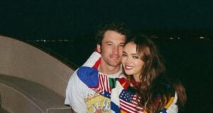 Miles Teller & Istri Keleigh Merindukan Pernikahan Taylor Swift & Travis Kelce Di Tengah Rumor Keretakan — Laporkan
| beritakitanih Miles Teller & Istri Keleigh Merindukan Pernikahan Taylor Swift & Travis Kelce Di Tengah Rumor Keretakan — Laporkan
| beritakitanih