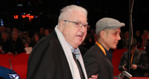 Moritz de Hadeln, Sutradara Swiss yang Dikenal sebagai “Tuan Festival Film”, Meninggal pada usia 85 tahun
| beritakitanih Moritz de Hadeln, Sutradara Swiss yang Dikenal sebagai "Tuan Festival Film", Meninggal pada usia 85 tahun
| beritakitanih
