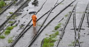 Mumbai mendapat jeda hujan singkat; sekolah dan perguruan tinggi tutup, peringatan ‘oranye’ diberlakukan
| beritakitanih Mumbai mendapat jeda hujan singkat; sekolah dan perguruan tinggi tutup, peringatan 'oranye' diberlakukan
| beritakitanih