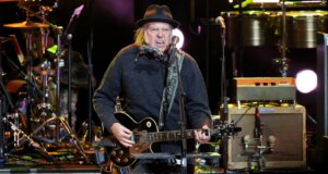 Neil Young Membuat Ulang Dua Lagu yang Dia Tulis Saat Remaja. Dengarkan Rekaman Aslinya
| beritakitanih Neil Young Membuat Ulang Dua Lagu yang Dia Tulis Saat Remaja. Dengarkan Rekaman Aslinya
| beritakitanih