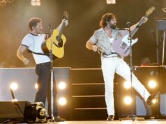 Niall Horan & Thomas Rhett Meliput ‘Choosin’ Texas’ Ella Langley di Nashville
| beritakitanih Niall Horan & Thomas Rhett Meliput 'Choosin' Texas' Ella Langley di Nashville
| beritakitanih