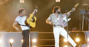 Niall Horan & Thomas Rhett Meliput ‘Choosin’ Texas’ Ella Langley di Nashville
| beritakitanih Niall Horan & Thomas Rhett Meliput 'Choosin' Texas' Ella Langley di Nashville
| beritakitanih