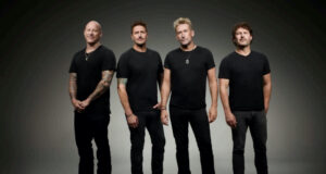 Nickelback mengumumkan album baru ‘Everything Under The Sun’ dengan ‘Rattle The Cage’ yang eksplosif
| beritakitanih Nickelback mengumumkan album baru 'Everything Under The Sun' dengan 'Rattle The Cage' yang eksplosif
| beritakitanih