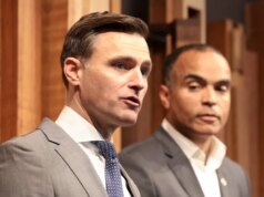 Oregon AG Mencari Penundaan Penggabungan Paramount-Warner Bros., Menyarankan Persetujuan DOJ ‘Korup’
| beritakitanih Oregon AG Mencari Penundaan Penggabungan Paramount-Warner Bros., Menyarankan Persetujuan DOJ 'Korup'
| beritakitanih