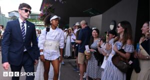 Osaka ‘menggabungkannya’ dengan pakaian penghenti pertunjukan lainnya
| beritakitanih Osaka 'menggabungkannya' dengan pakaian penghenti pertunjukan lainnya
| beritakitanih