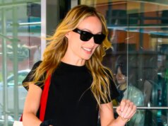 PSA! Celana Olivia Wilde yang Longgar dan Berkelas Membuat Tee Terlihat Rapi
| beritakitanih PSA! Celana Olivia Wilde yang Longgar dan Berkelas Membuat Tee Terlihat Rapi
| beritakitanih