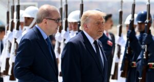 Pada KTT NATO di Turki, Trump yakin gencatan senjata dengan Iran sudah ‘berakhir’
| beritakitanih Pada KTT NATO di Turki, Trump yakin gencatan senjata dengan Iran sudah 'berakhir'
| beritakitanih