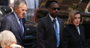 Paul Pelosi dalam tabrak lari di California, mobilnya tertinggal dalam kerusakan parah, kata pihak berwenang
| beritakitanih Paul Pelosi dalam tabrak lari di California, mobilnya tertinggal dalam kerusakan parah, kata pihak berwenang
| beritakitanih
