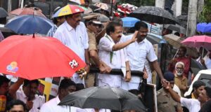 Pekerja migran saja tidak bisa disalahkan atas ancaman narkoba di Perumbavoor: Chennithala
| beritakitanih Pekerja migran saja tidak bisa disalahkan atas ancaman narkoba di Perumbavoor: Chennithala
| beritakitanih