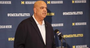 Pekerjaan Michigan AD Warde Manuel dalam bahaya karena penyelidikan internal mencapai kepemimpinan atletik
| beritakitanih Pekerjaan Michigan AD Warde Manuel dalam bahaya karena penyelidikan internal mencapai kepemimpinan atletik
| beritakitanih