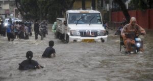 Pelacak monsun 5 Juli LANGSUNG: IMD mengeluarkan peringatan merah untuk Mumbai, Raigad selama tiga jam ke depan di tengah hujan lebat
| beritakitanih Pelacak monsun 5 Juli LANGSUNG: IMD mengeluarkan peringatan merah untuk Mumbai, Raigad selama tiga jam ke depan di tengah hujan lebat
| beritakitanih