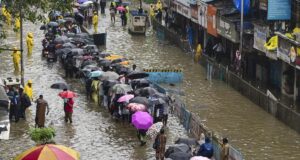 Pelacak musim hujan LANGSUNG: Seorang pria meninggal setelah jatuh ke dalam lubang got di tengah hujan lebat di Mumbai
| beritakitanih Pelacak musim hujan LANGSUNG: Seorang pria meninggal setelah jatuh ke dalam lubang got di tengah hujan lebat di Mumbai
| beritakitanih
