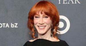 Peluncuran Keras Kathy Griffin terhadap Pacar Berusia 22 Tahun Adalah “Eksperimen”
| beritakitanih Peluncuran Keras Kathy Griffin terhadap Pacar Berusia 22 Tahun Adalah "Eksperimen"
| beritakitanih