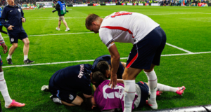 Pemain Inggris Menderita Cedera Pergelangan Tangan ‘Serius’ Usai Menyanyikan ‘Wonderwall’ di Piala Dunia
| beritakitanih Pemain Inggris Menderita Cedera Pergelangan Tangan 'Serius' Usai Menyanyikan 'Wonderwall' di Piala Dunia
| beritakitanih