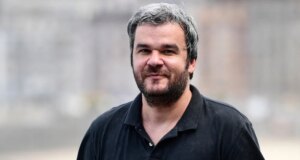 Pembuat Film Yunani Christos Nikou, Sutradara ‘Apel’ dan ‘Kuku Jari’, dalam Pembuatan ‘Tender Cinema’
| beritakitanih Pembuat Film Yunani Christos Nikou, Sutradara 'Apel' dan 'Kuku Jari', dalam Pembuatan 'Tender Cinema'
| beritakitanih