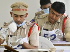 Pemerintah Telangana menyetujui perekrutan untuk 6,424 pos departemen Kepolisian
| beritakitanih Pemerintah Telangana menyetujui perekrutan untuk 6,424 pos departemen Kepolisian
| beritakitanih